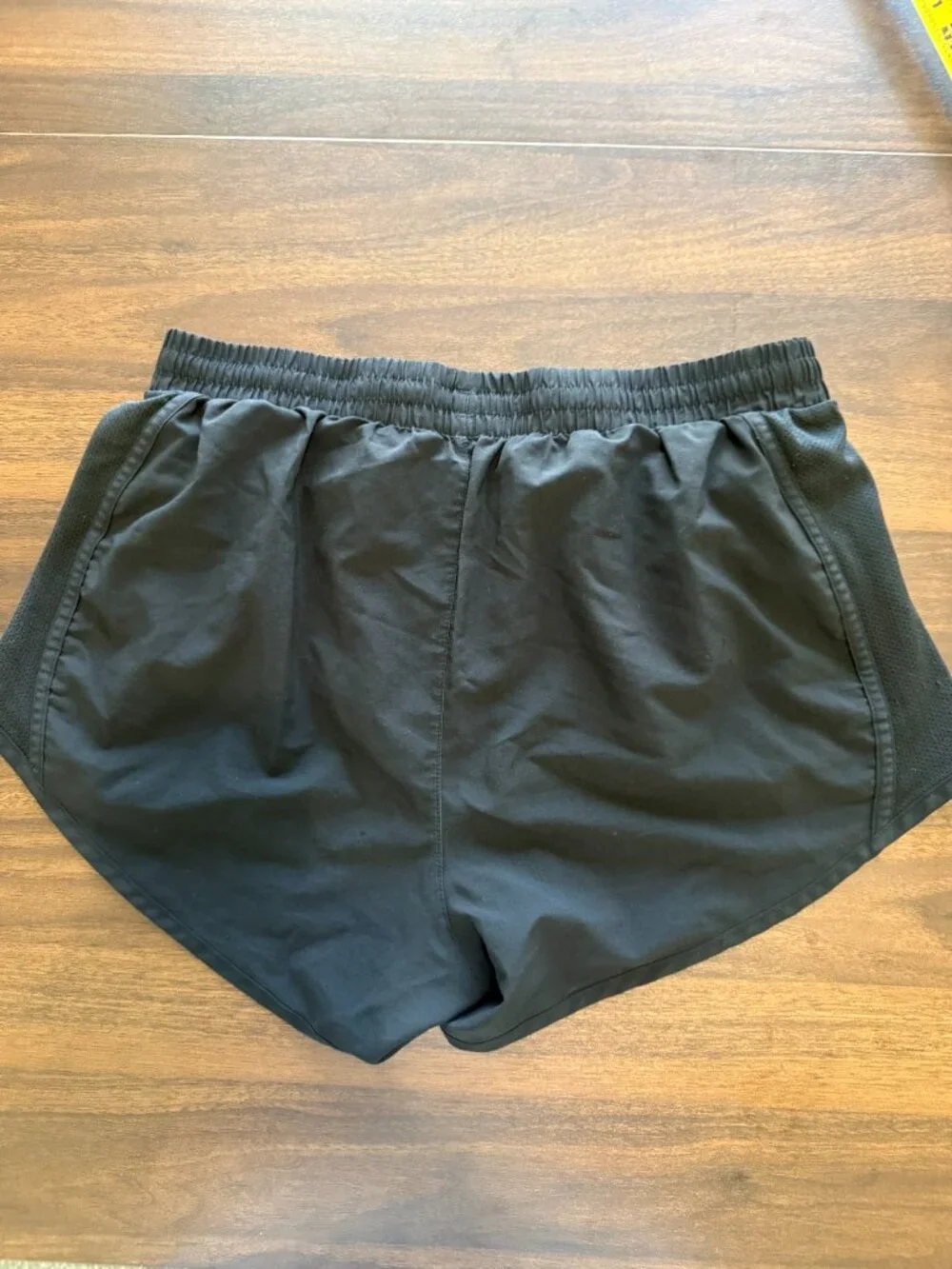 Under Armour Women's Athletic Shorts SM - Picture 6 of 12